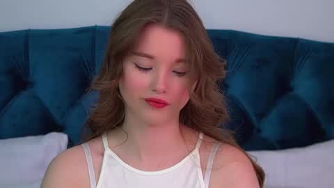 Keira online show from May 3, 2026, 6:08 am