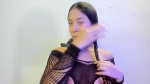 keiry_gonzalez23_aws online show from October 2, 2025, 12:50 am