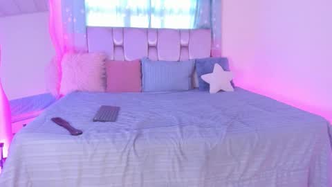 Keisy  online show from February 24, 2026, 2:15 pm