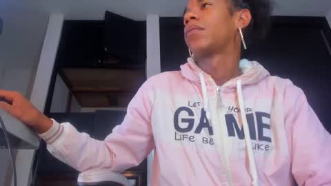 KEISY MARIANA  online show from April 16, 2026, 1:12 pm