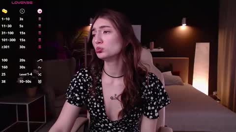 Rina online show from October 9, 2025, 7:50 am