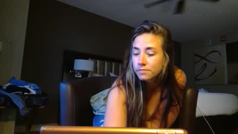 kekes2015 online show from October 24, 2025, 11:12 pm