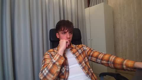 Snapshot of kellenwest chatting on January 9, 2026, 5:10 am KellenWest online show from January 9, 2026, 5:10 am