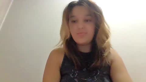 kelli_nuna_bebe online show from June 26, 2026, 10:14 pm
