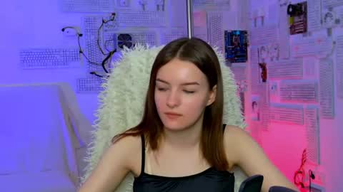 kelliebanshe online show from July 4, 2026, 4:18 am