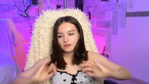kelliebanshe online show from July 30, 2026, 5:06 am