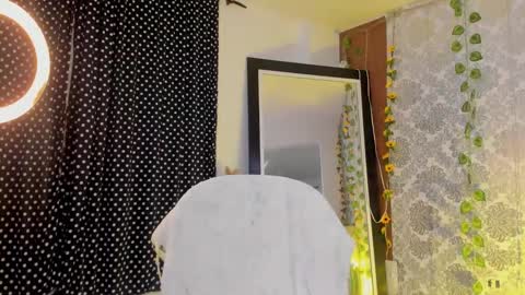 kelly__thomson online show from February 18, 2026, 11:44 pm