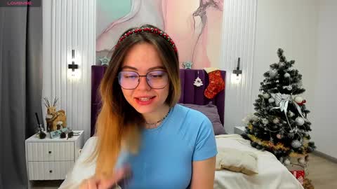 Snapshot of kelly_cuutie chatting on December 22, 2024, 1:12 am Kelly online show from December 22, 2024, 1:12 am