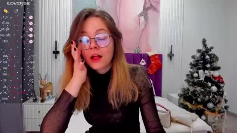 Snapshot of kelly_cuutie chatting on January 3, 2025, 1:27 am Kelly online show from January 3, 2025, 1:27 am