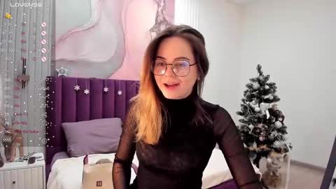 Snapshot of kelly_cuutie chatting on January 10, 2025, 12:49 am Kelly online show from January 10, 2025, 12:49 am
