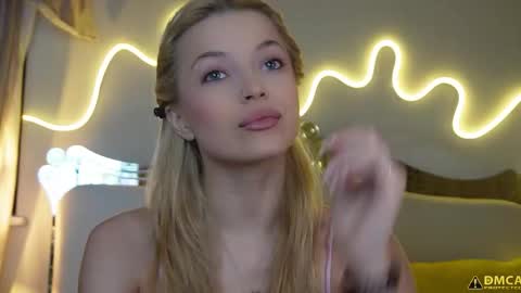 Kelly online show from November 23, 2025, 5:18 am