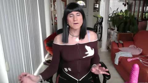 Snapshot of kellyannelynn chatting on January 8, 2025, 5:48 pm kellyanne Lynn but please call me fucktoy online show from January 8, 2025, 5:48 pm