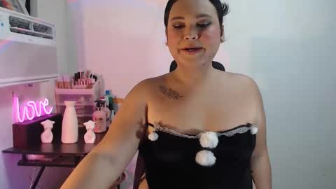 KELLY MCDOLEN online show from June 4, 2026, 5:19 pm