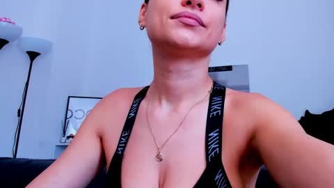 kellysmits online show from June 5, 2026, 6:52 am
