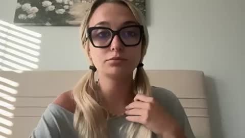 Snapshot of kelseyblu chatting on April 17, 2026, 11:08 pm Kelsey Blu online show from April 17, 2026, 11:08 pm