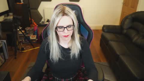 Snapshot of kelseycobalt chatting on December 14, 2024, 10:39 pm kelseycobalt online show from December 14, 2024, 10:39 pm