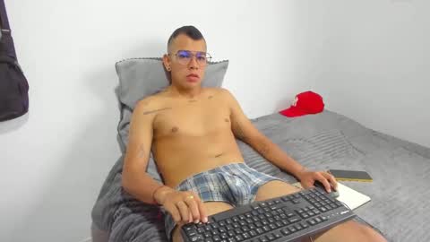 kelvin_hot276 online show from November 15, 2025, 7:21 pm