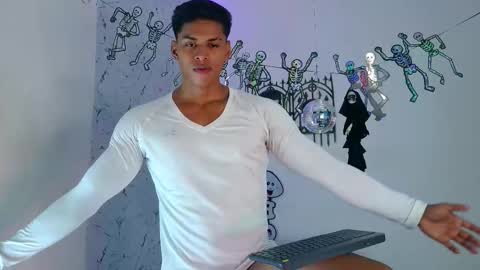 ken__owensx online show from October 13, 2025, 4:07 pm