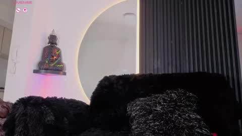   online show from December 18, 2025, 8:15 pm