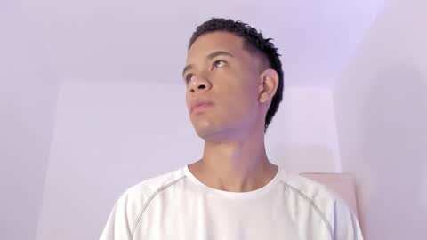 Julian Rivera   online show from November 2, 2025, 1:35 pm