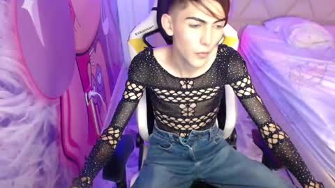Snapshot of ken_soler chatting on February 21, 2025, 6:26 pm KENNY online show from February 21, 2025, 6:26 pm