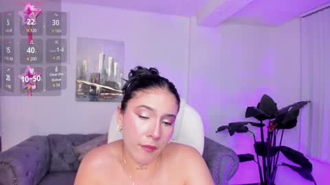 Kendall Jenner online show from December 19, 2024, 12:02 am