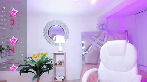 Kendall Jenner online show from December 22, 2024, 8:27 am