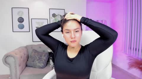 Kendall Jenner online show from January 5, 2025, 8:00 am