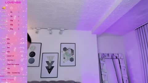 Kendall Jenner online show from January 10, 2025, 11:00 am