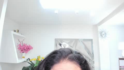 Kendall Jenner online show from February 1, 2025, 5:18 am