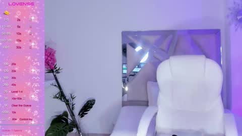 Kendall Jenner online show from February 9, 2025, 7:05 am