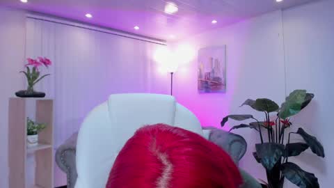 Kendall Jenner online show from February 13, 2025, 5:16 am