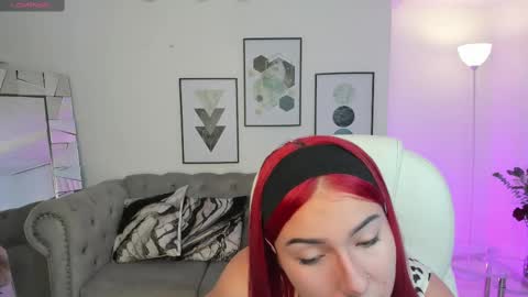 Kendall Jenner online show from February 18, 2025, 4:26 am