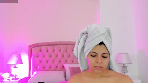 Kendall online show from November 11, 2025, 6:35 am