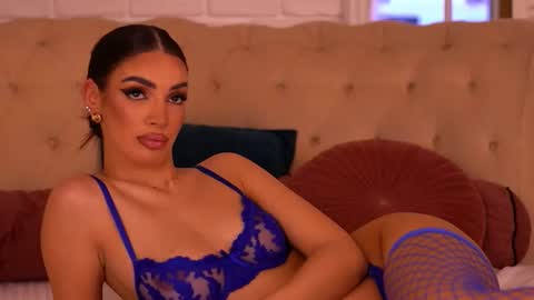 Kendal online show from December 17, 2025, 11:11 pm