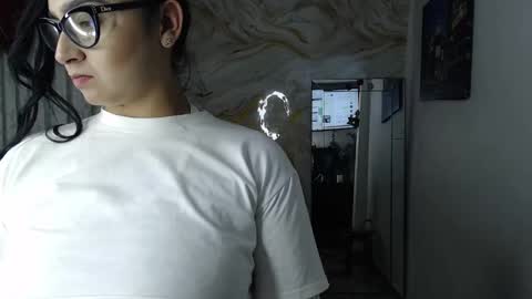 kendall  online show from September 13, 2025, 8:14 am