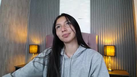 kendall_saenz online show from March 5, 2025, 7:49 pm