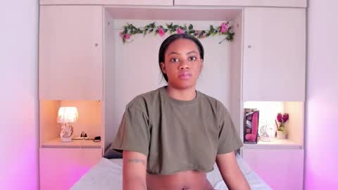 Kendal online show from October 14, 2025, 4:13 am