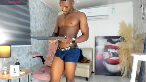 Kender online show from November 19, 2025, 8:53 pm