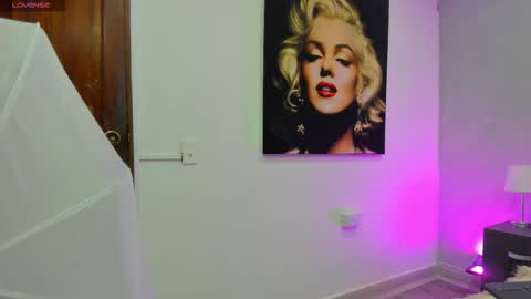 Kendra London online show from November 26, 2025, 11:11 am