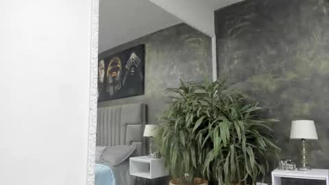 Kendra London online show from December 21, 2025, 1:07 pm