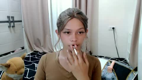 kendra_lunaxx online show from July 4, 2026, 10:54 am