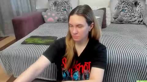 Snapshot of kendra_xx_ chatting on April 30, 2026, 11:42 pm Kendra online show from April 30, 2026, 11:42 pm