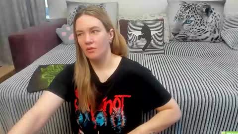 Snapshot of kendra_xx_ chatting on May 24, 2026, 12:04 am Kendra online show from May 24, 2026, 12:04 am