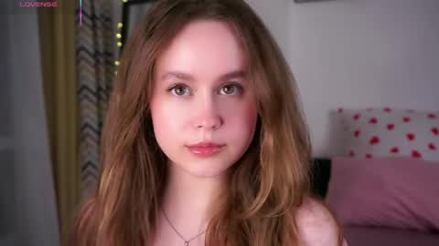 Snapshot of kendraedger chatting on April 26, 2026, 10:07 pm Kira online show from April 26, 2026, 10:07 pm