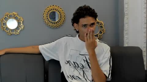 Snapshot of kenix_777 chatting on October 28, 2025, 7:49 pm KENIX online show from October 28, 2025, 7:49 pm