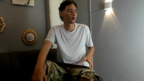 Snapshot of kenix_777 chatting on November 1, 2025, 7:49 pm KENIX online show from November 1, 2025, 7:49 pm