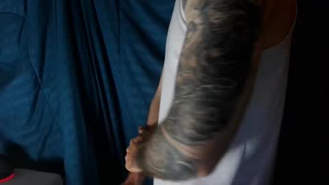 Snapshot of kennerfox77 chatting on January 3, 2025, 2:54 am Kennfox777 online show from January 3, 2025, 2:54 am