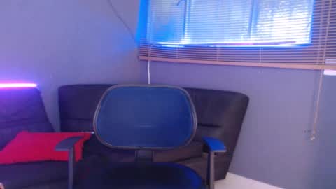 kenny online show from November 12, 2025, 5:13 pm