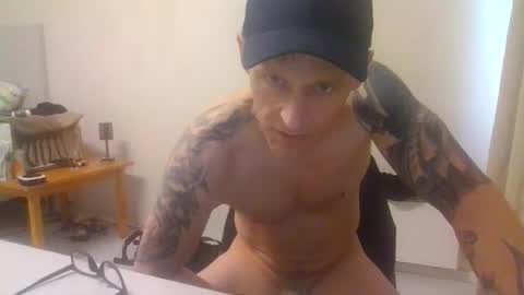 Snapshot of kennyboyk chatting on May 3, 2026, 3:18 pm kennyboyk online show from May 3, 2026, 3:18 pm